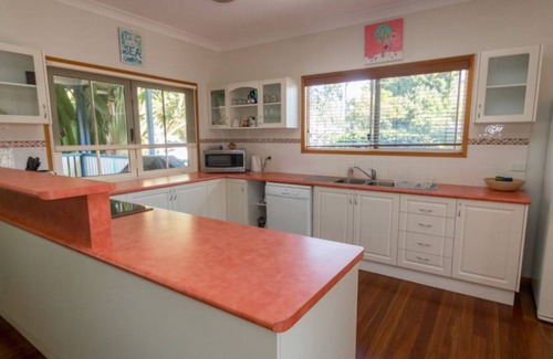 Picnic Bay Casa | Picnic Cottage, Picnic Bay Magnetic Island