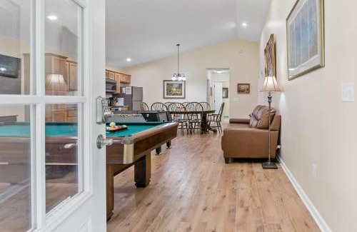 Pullman Casa | Picture Perfect Dual Home on the Lake