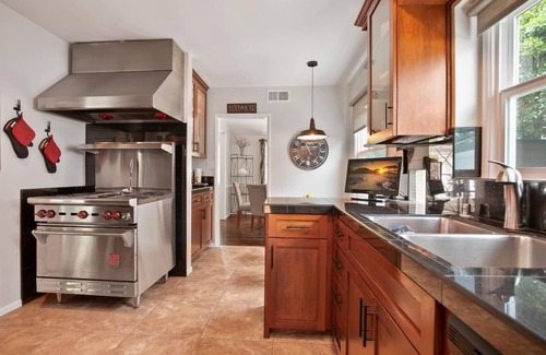 Sherman Oaks Casa | PICTURE PERFECT minutes to UNIVERSAL STUDIOS & HOLLYWOOD. Early checkin often ok