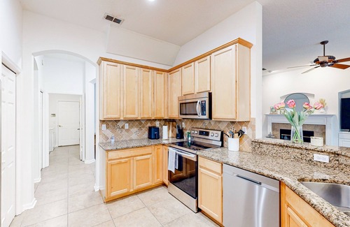 Fleming Island Casa | Picture-perfect getaway with saltwater pool, outdoor bar, grill & soaking tub