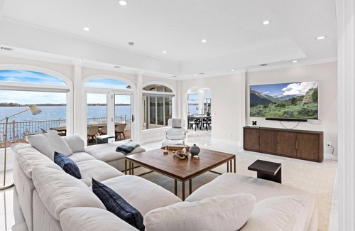 Monmouth Beach Casa | Picture Perfect Monmouth BEACH HOUSE on the Water!