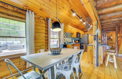 Bridgewater Corners Cabina | ¡NUEVO! Picture-Perfect Vermont Mtn Cabin w / Hot Tub!