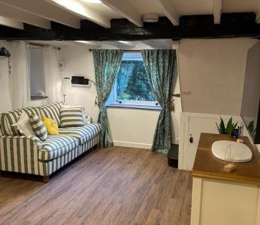 Gillingham Casa | Picture Postcard Dorset Cottage sleeps up to 6