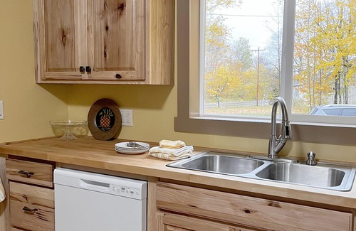 Munising Casa | Pictured Rocks Bungalow