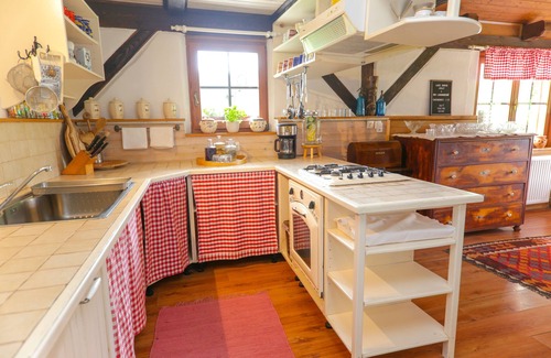 Celje Casa | Picturesque Lake House with a View - @JollyGetaways