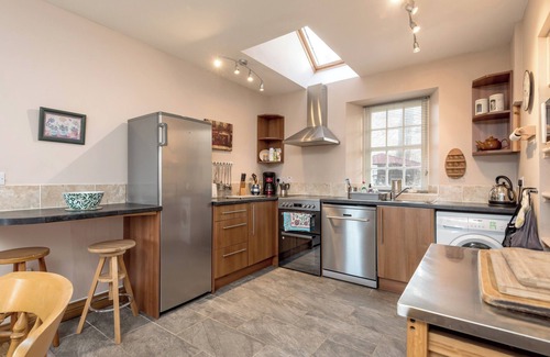 Aberlady Cabaña | Picturesque 3-bedroom historic cottage, set in beautiful grounds. Sleeps 6.
