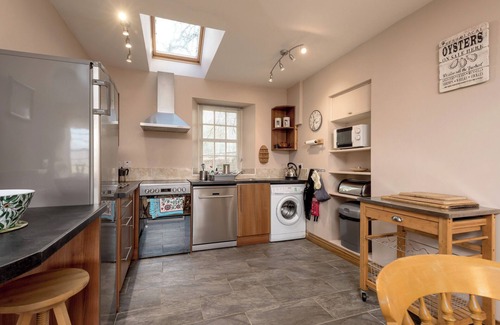 Aberlady Cabaña | Picturesque 3-bedroom historic cottage, set in beautiful grounds. Sleeps 6.