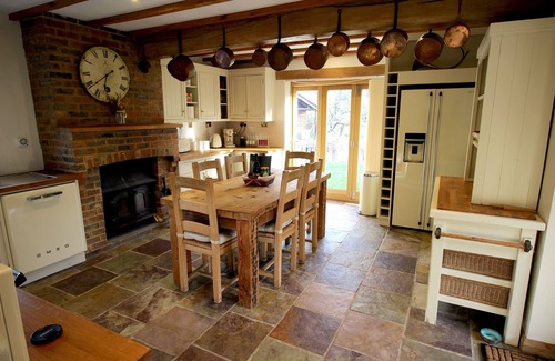Lingfield Cabaña | Picturesque 4 Bed Cottage Lingfield, Surrey