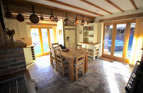 Lingfield Cabaña | Picturesque 4 Bed Cottage Lingfield, Surrey