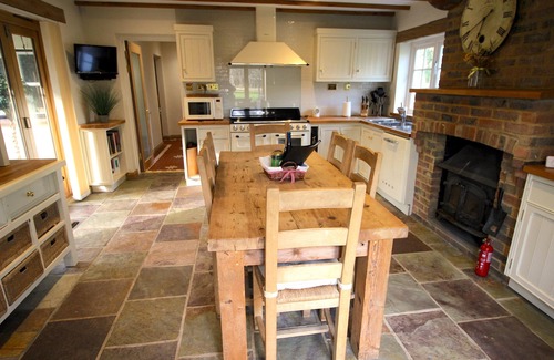 Lingfield Cabaña | Picturesque 4 Bed Cottage Lingfield, Surrey