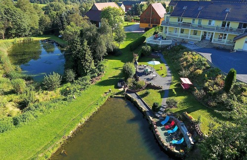 Lichtenhain Apartamento | Espacioso apartamento en Lichtenhain con estanque