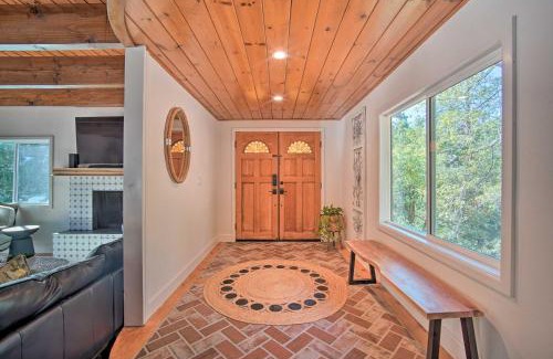 Crestline Casa | Picturesque Cabin 2 Balconies, Walk to Lake!