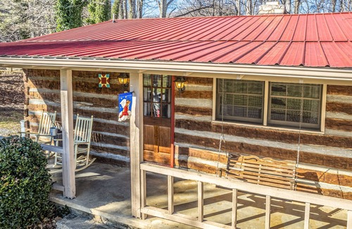 Maggie Valley Cabaña | Picturesque Cabin - Ponds, Fireplace, AC, WiFi - Snowbird, Biker & Pet-Friendly