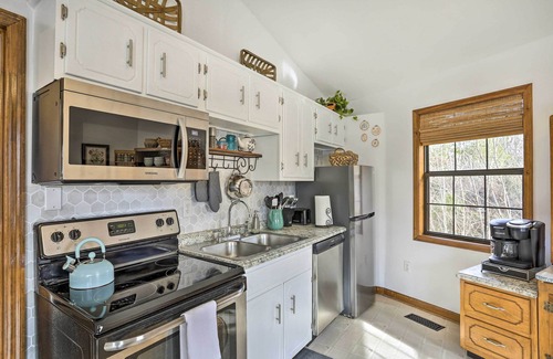 Trenton Cabaña | Picturesque Cottage in the Heart of Trenton!