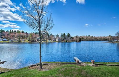 Hinsdale Casa | Picturesque Cottage with Sunroom on Ashmere Lake!