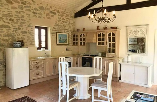 Pellegrue Casa | Picturesque Family/Golf Oasis: Pool, Snooker, View