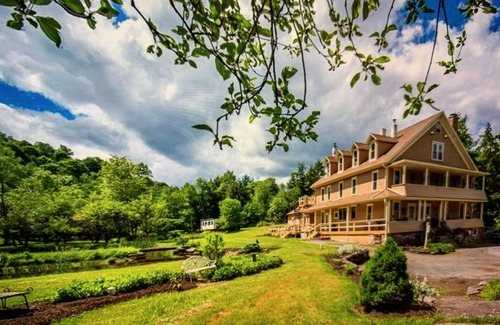 Dushore Casa | Picturesque family lodge on 28 acres in Sullivan 'county