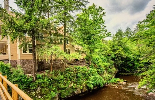 Dushore Casa | Picturesque family lodge on 28 acres in Sullivan 'county
