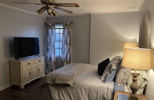 Salem Township Otro | Picturesque Farm Retreat within minutes of Kerr Lake!