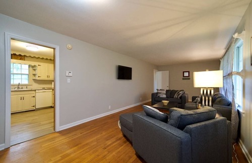 Church Street Casa | Picturesque Lake Side Home close to the city