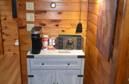 Fort Fairfield Casa | Picturesque Maine Cabin with Lake Access on 33 Acres