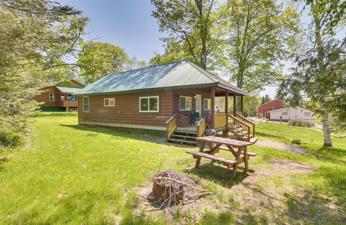 Rangeley Cabaña | Picturesque Maine Getaway w/ Lake Access!