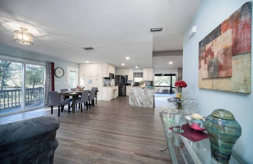 Middleburg Casa | This house is a 2 bedroom(s), 2 bathrooms, located in Middleburg, FL.
