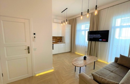 Old Town Apartamento | Picturesque Old Town Apartment With Balcony