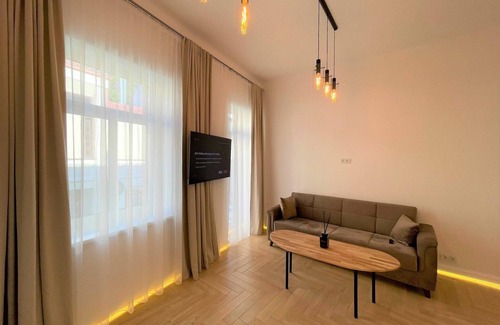 Old Town Apartamento | Picturesque Old Town Apartment With Balcony