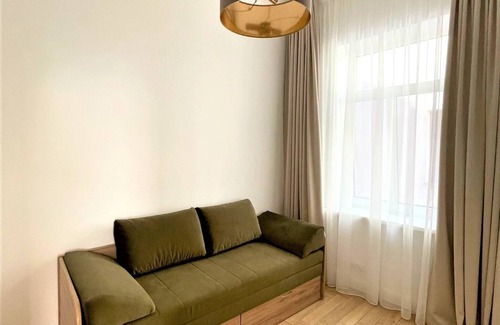 Old Town Apartamento | Picturesque Old Town Apartment With Balcony