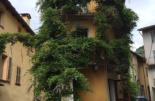 Varallo Casa | Residencia pintoresca en el centro histórico de Varallo