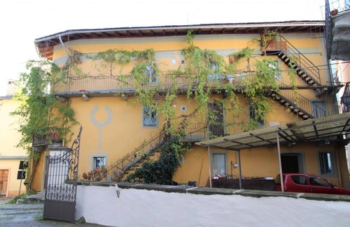 Varallo Casa | Residencia pintoresca en el centro histórico de Varallo