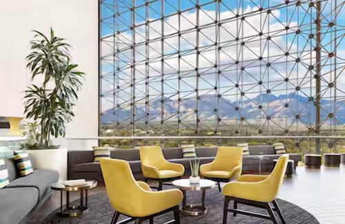 Tucson Hotel | Picturesque Retreat: Serene Views | Romantic Couple Stay | Pool