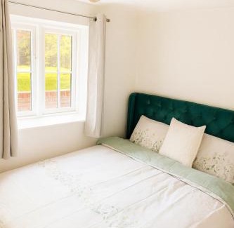 Yarm Casa | Picturesque Riverside luxury cottage in Yarm