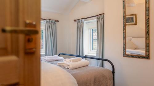 Ampleforth Casa | Picturesque Stone Cottage in the Heart of North Yorkshire Village - Hideaway Cottage