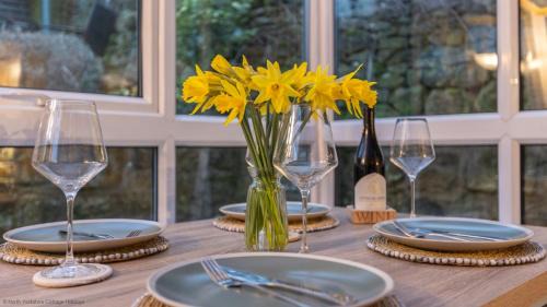 Ampleforth Casa | Picturesque Stone Cottage in the Heart of North Yorkshire Village - Hideaway Cottage