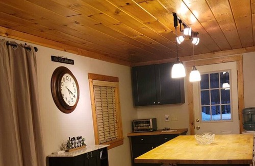 Wardsboro Casa | Picturesque Vt home w/double lvl wrap around deck