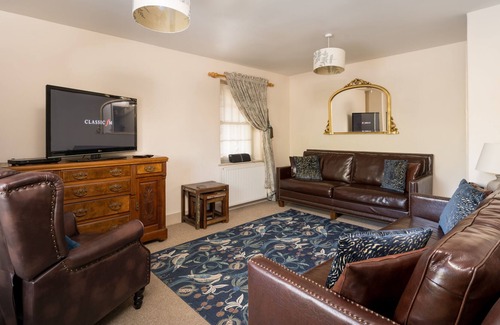 Norwich Cabaña | Picturesque water front cottage in the heart of Norwich city centre