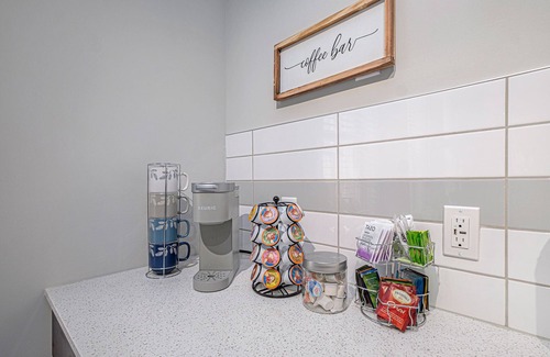 Villa Heights Apartamento | Piece of NoDa⭐️FreeParking⭐️KingBed⭐️SmartTVs⭐️1GBWifi