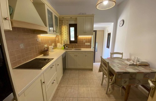 Filoti Apartamento | Piecefull country Home in Greek island (Naxos) Oak & Olive seanery Free Parking
