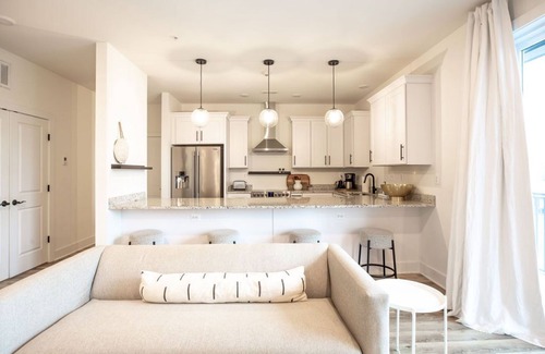 Batesville Apartamento | Piedmont Place 301| Lux Vineyard & Brewery Getaway in the Heart of Crozet | Pet Friendly