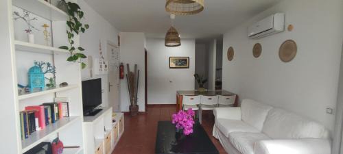Rodalquilar Apartamento | PiedraNegra, apartamento completo con patio, terraza y BBQ
