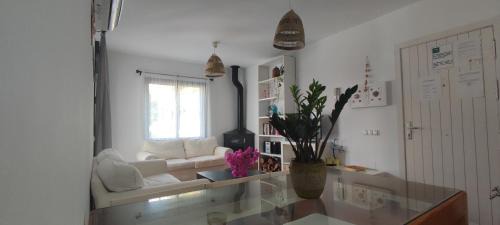 Rodalquilar Apartamento | PiedraNegra, apartamento completo con patio, terraza y BBQ