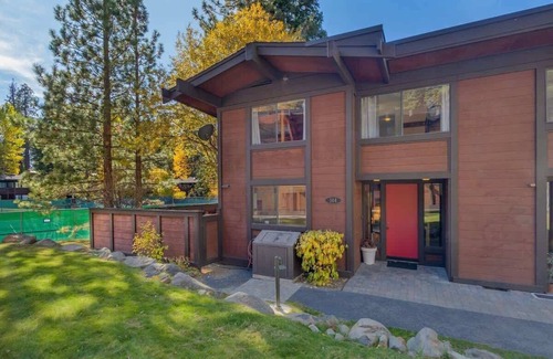 Tahoe Tavern Casa | Pool|Pier|Beach|Tennis|Pickleball|Walk to Town