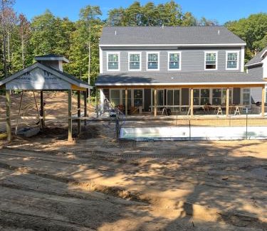 Fennville Casa | Pier Cove Estate - Pool Pickleball ADA-Friendly Luxury Getaway