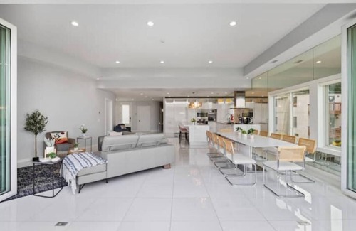 Town of Orangetown Casa | Villa Frente al Mar en Piermont! Aloja hasta 16 Adultos con Lujo y Estilo
