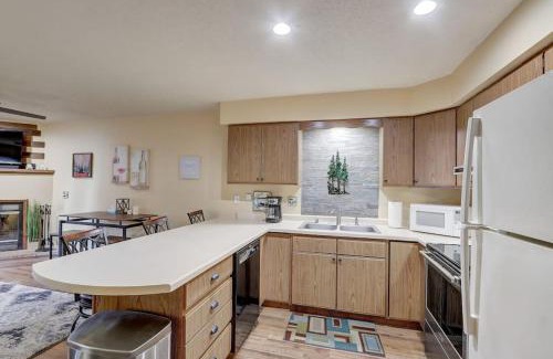 Lake Delton Casa | Piers and Pines at Island Pointe