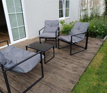 Klaipeda Apartamento | Pievų Tako kiemelis