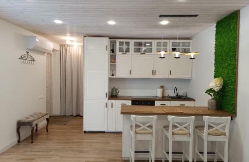 Klaipeda Apartamento | Pievų Tako kiemelis