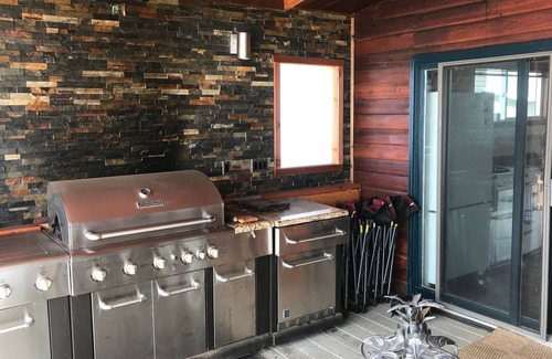 Division No. 11 Cabaña | Pigeon Lake Direct Lakefront Home ***HOT TUB *** July/1st wk Aug